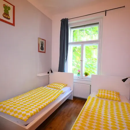 Travel&joy Backpackers Albergue