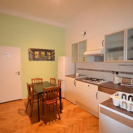 Travel&joy Backpackers Hostel *