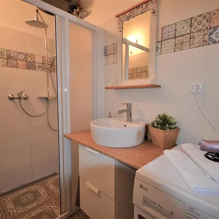 Travel&joy Backpackers Hostel