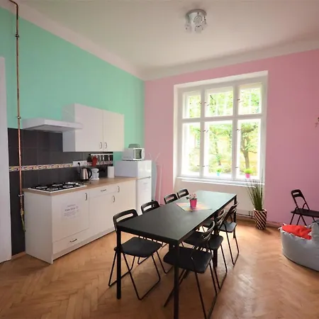 Travel&joy Backpackers Hostel *