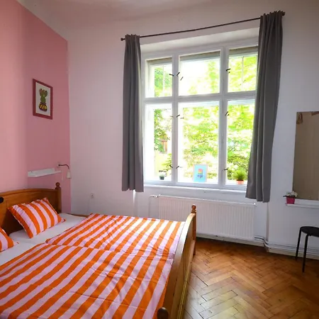 Travel&joy Backpackers Hostel *