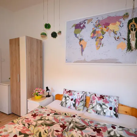 Travel&joy Backpackers Hostel