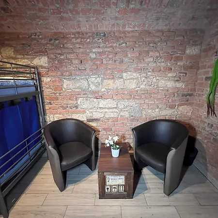 Travel&joy Backpackers Hostal