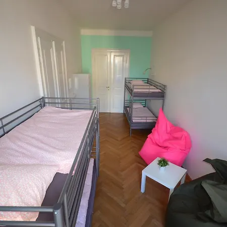 旅行和喜悦的背包客旅舍 旅馆