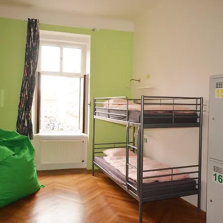 旅馆 旅行和喜悦的背包客旅舍 *