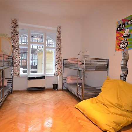 旅行和喜悦的背包客旅舍