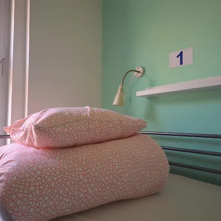 旅行和喜悦的背包客旅舍