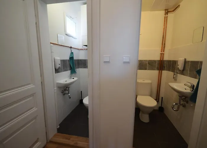 Travel&joy Backpackers *