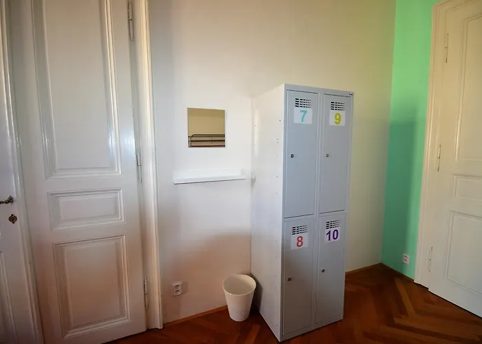 Travel&joy Backpackers *