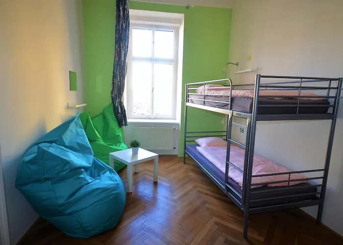 Travel&joy Backpackers Vandrarhem *