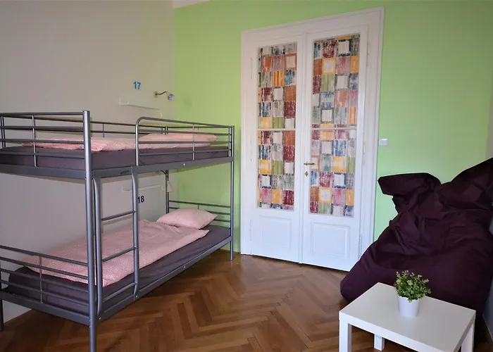 Travel&joy Backpackers *