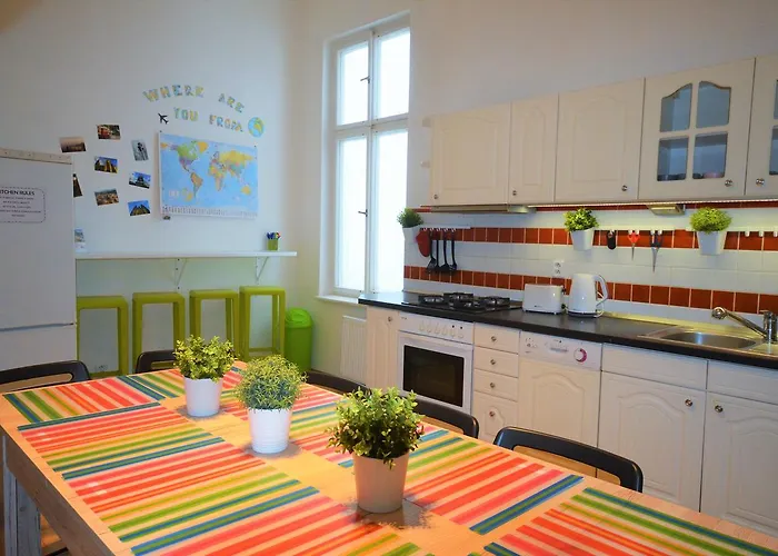 Travel&joy Backpackers Vandrarhem *