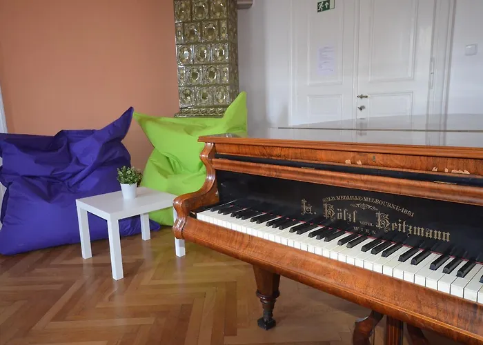 Travel&joy Backpackers Vandrarhem *