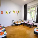 Travel&joy Backpackers Хостел Прага