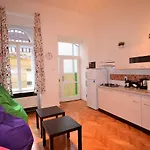 Хостел Travel&joy Backpackers *