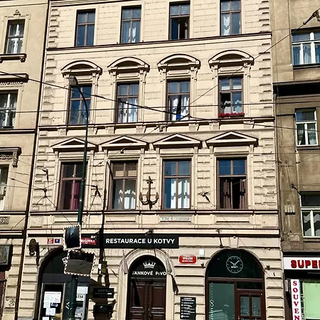 Travel&joy Backpackers Хостел *